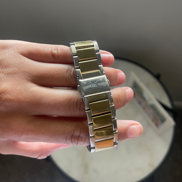 Michael Kors Watch - Picture 2 of 2